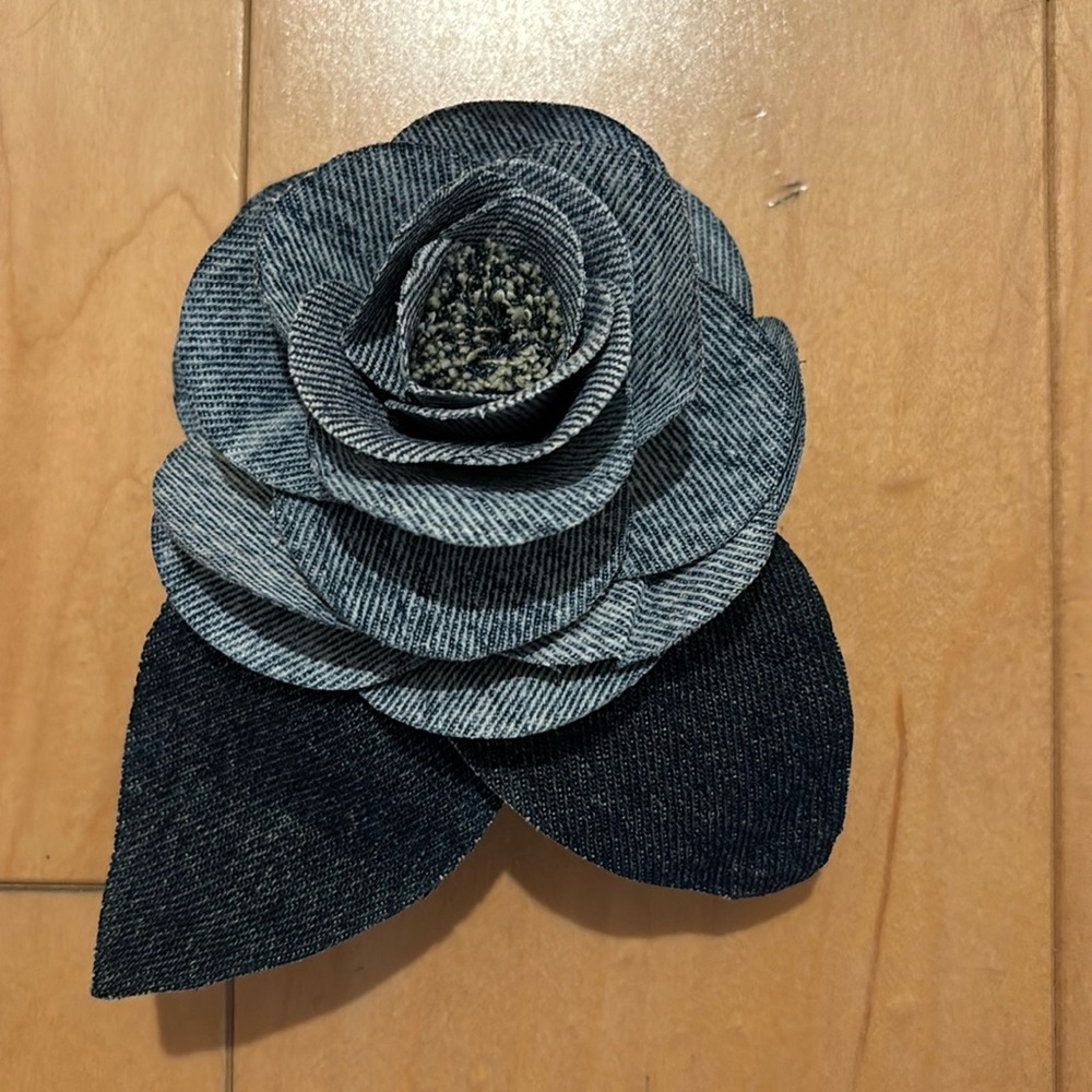 Liverpool Los Angeles Denim Blue Jean 3D Rose Pin